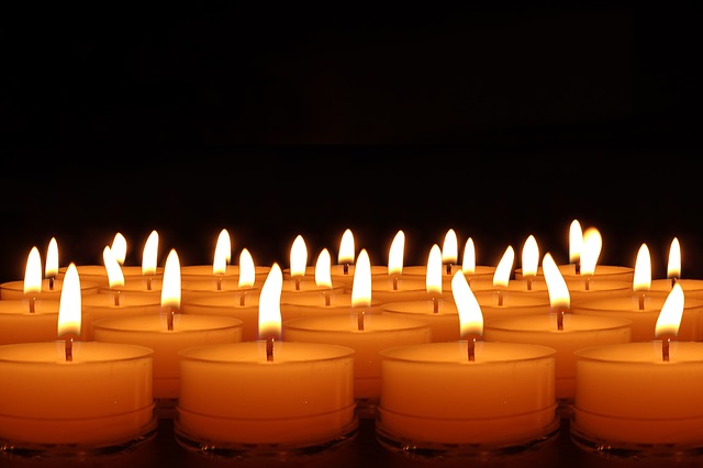 candles-492171-640.jpg